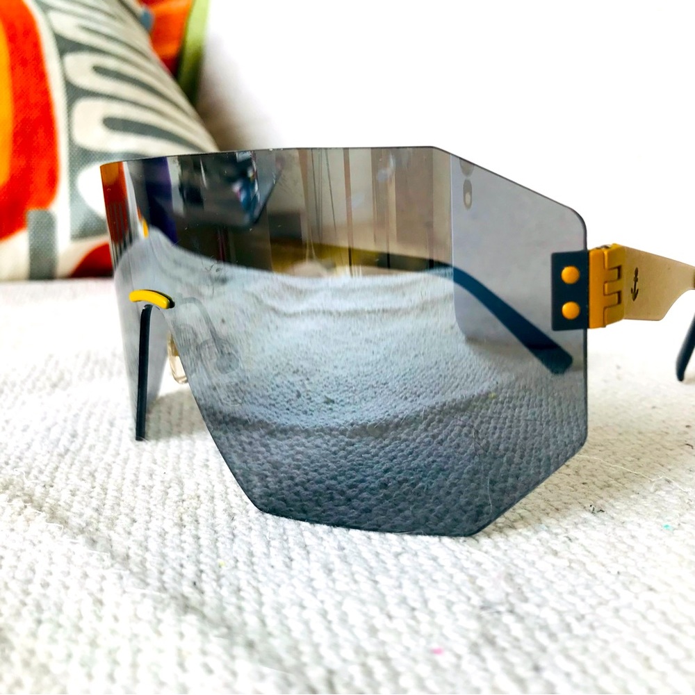 💛 Handcrafted Italian Sheriff & Cherry Sunglasses - Picture 16 of 16